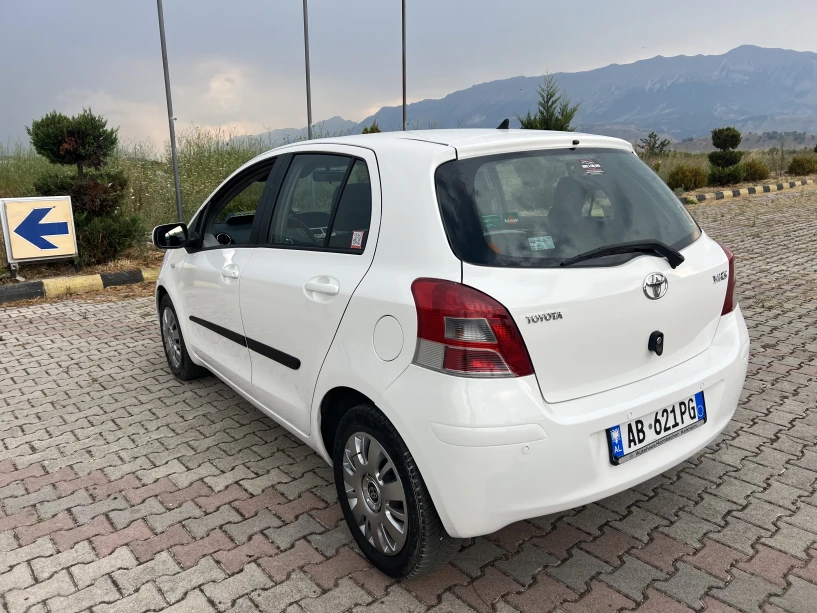 Louer une voiture à Gjirokastër
