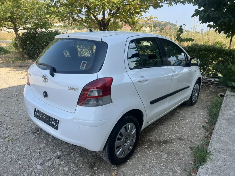 Louer une voiture à Gjirokastër