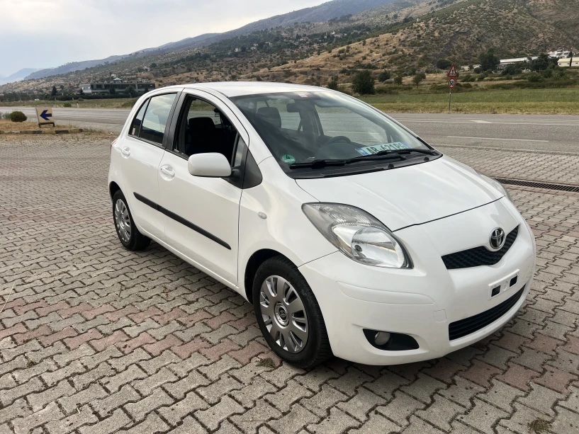 Louer une voiture à Gjirokastër