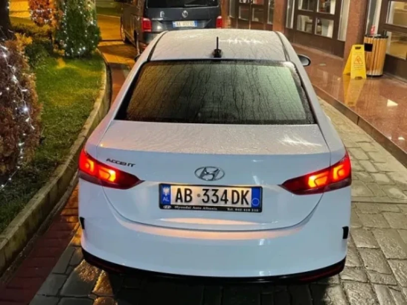 Wynajmij samochód w Tirana