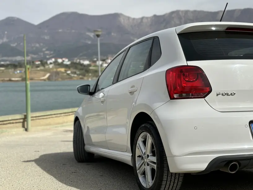 Merrni me qira një makinë në Tirana