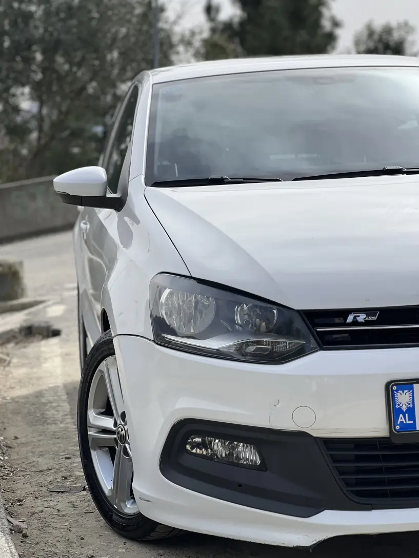 Merrni me qira një makinë në Tirana