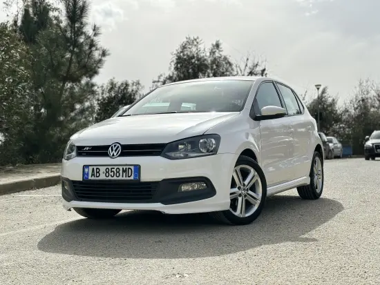 Merrni me qira një Volkswagen Polo të vitit 2013 në Tirana
