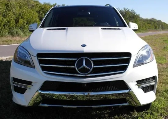Wynajmij Mercedes-Benz ML 350 z 2015 roku w Tirana