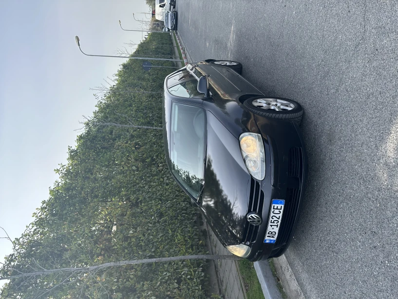 Alquila un coche en Tirana