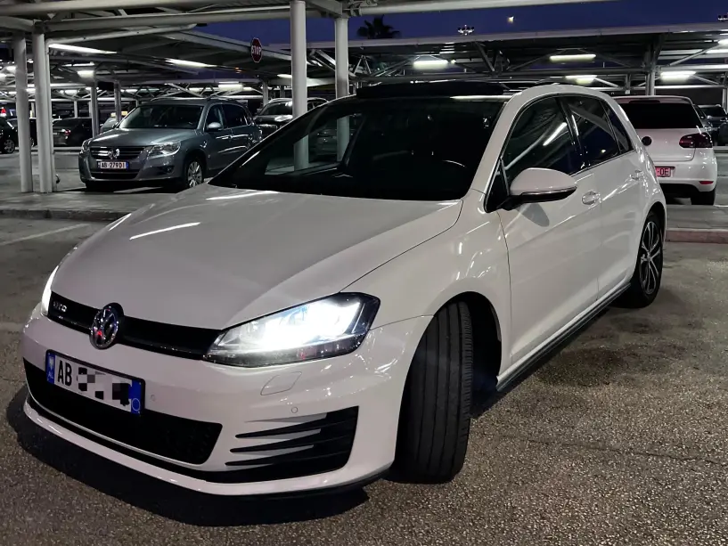 Rent a car in Tirana