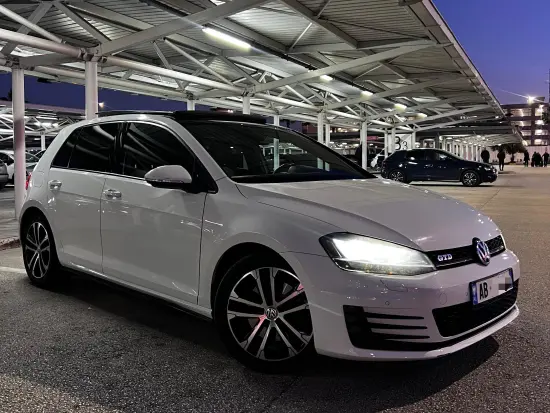 Rent a 2016 Volkswagen Golf 7 in Tirana