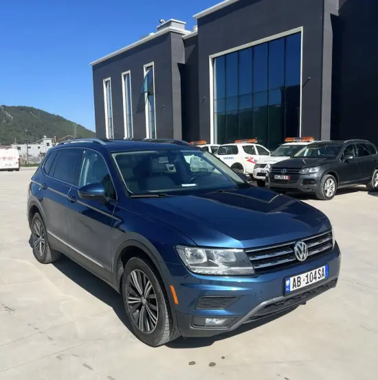 Wynajmij Volkswagen Tiguan z 2018 roku w Tirana